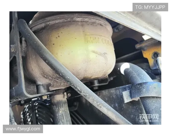 工程机械散热器膨胀水箱